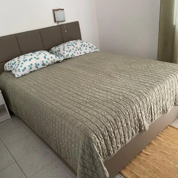 Apartments Gumla 1, hotel in Stara Novalja