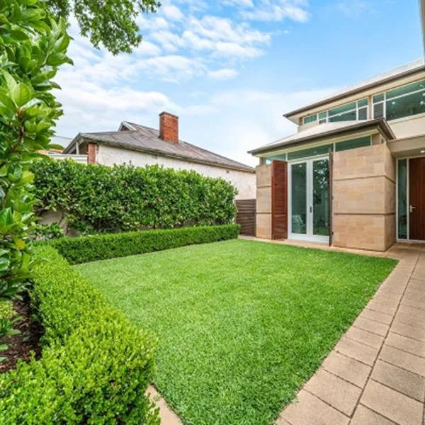 Stylish Home, Family - Walk to Pub,Cafes, 1KM CBD!，位于阿德莱德的酒店