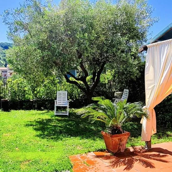 Casa Giardino, hotel v destinaci Marina di Campo