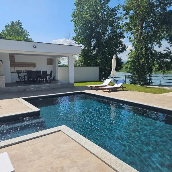 Drina Lux, hotell sihtkohas Loznica