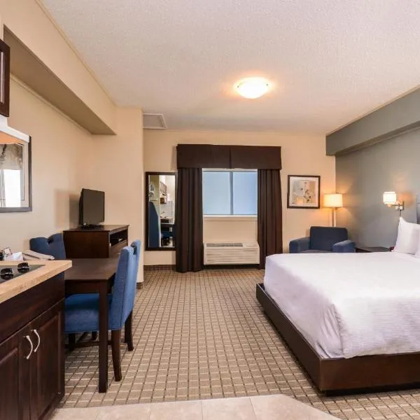 Chateau All Suites Hotel, hotel di Kindersley