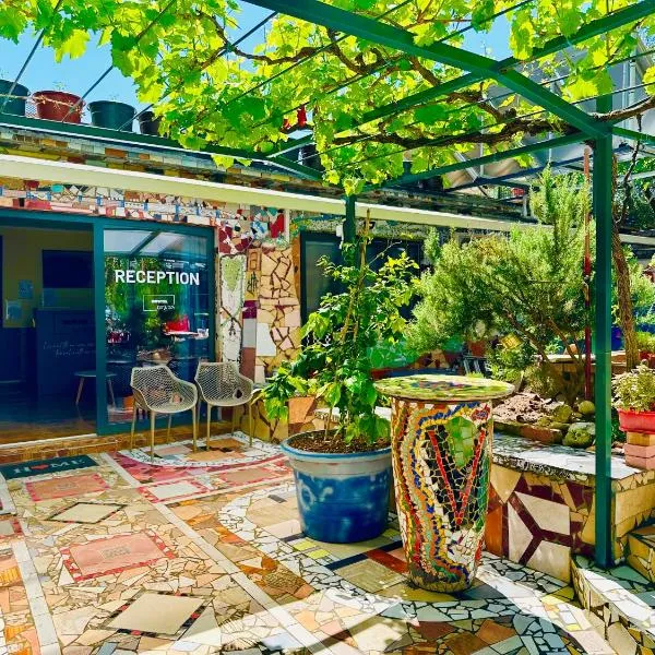 HOSTEL ART & JOY, hotel em Pula