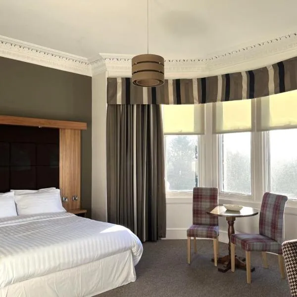 The Strathearn Hotel, hotel in Fife