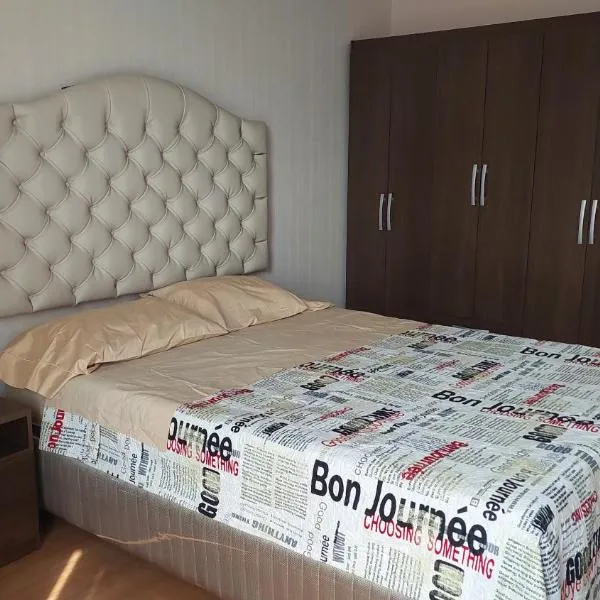 Apartamento Varela 3 dormitorios, hótel í Lima