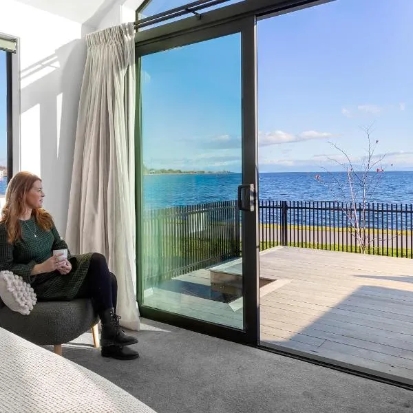 Absolute Lakefront House、タウポのホテル