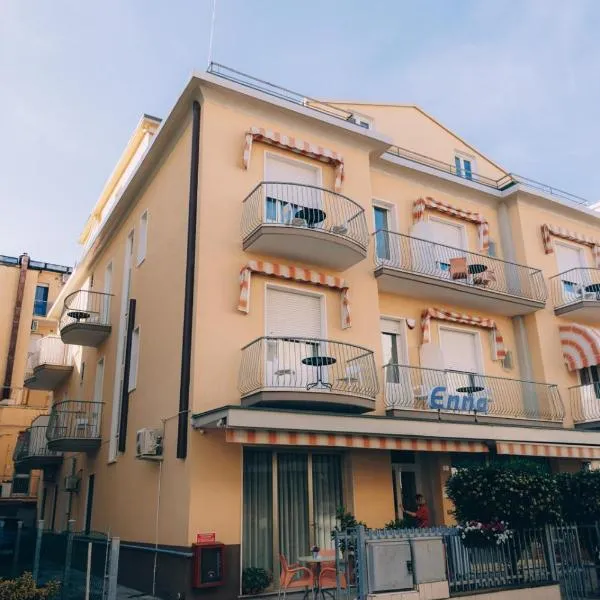 Hotel Enna Rimini，位于里米尼的酒店