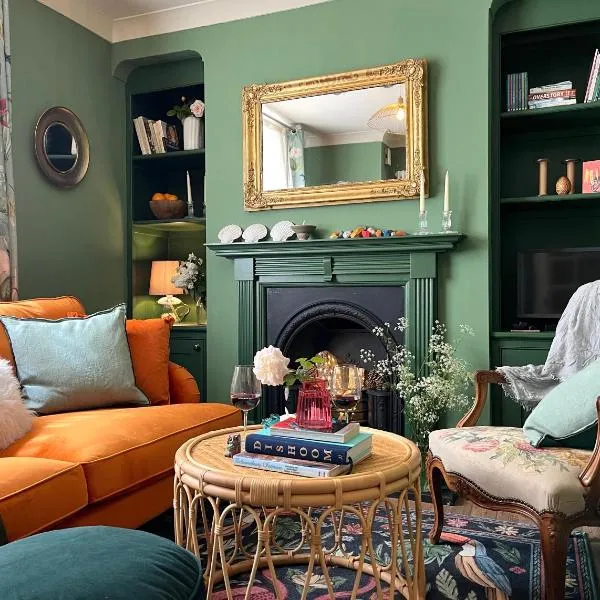 Cute Georgian Cottage, central, newly renovated: Bath şehrinde bir otel