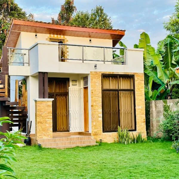 Golden hour tiny house, Hotel in Arusha
