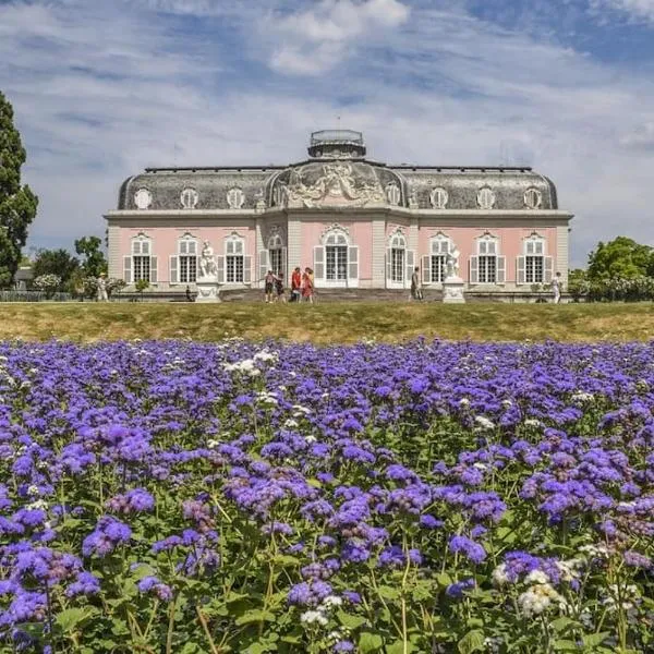 Gemütliche Ferienwohnung nähe Schloss Benrath & Rhein Düsseldorf Urdenbach, Hotel in Düsseldorf