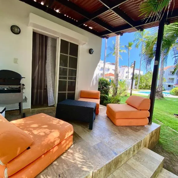 Madonna Pool Beach los Corales, hotel en Punta Cana