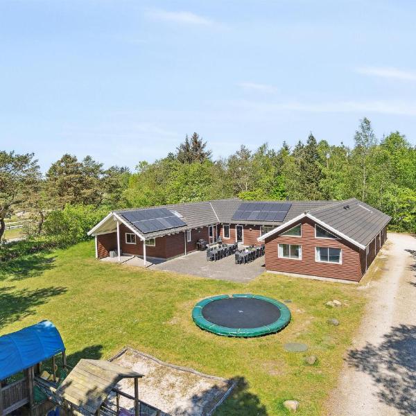 11 Bedroom Stunning Home In Blvand