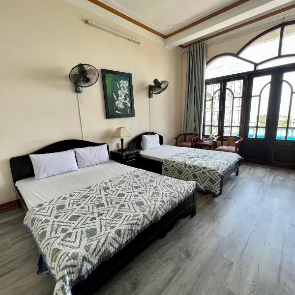 Xuân Hồng Guest House, ξενοδοχείο σε Ha Long