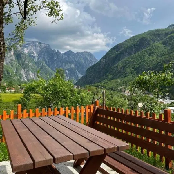 Bujtina Pllumi Theth, hotel a Theth