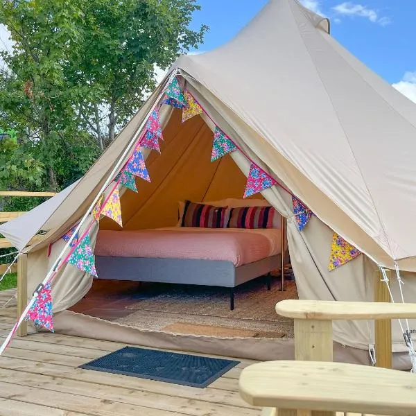 Greystones Glamping - Tent 1, hotel in Greystones