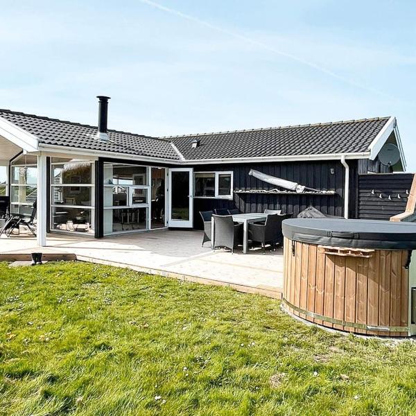 Three-Bedroom Holiday home in Hjørring 17