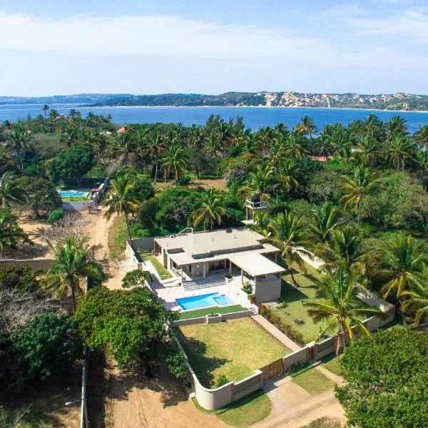 Bilene beige beach house, hotel a Vila Praia Do Bilene