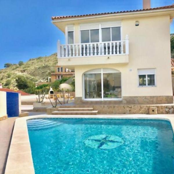 Stunning detached villa with private pool
