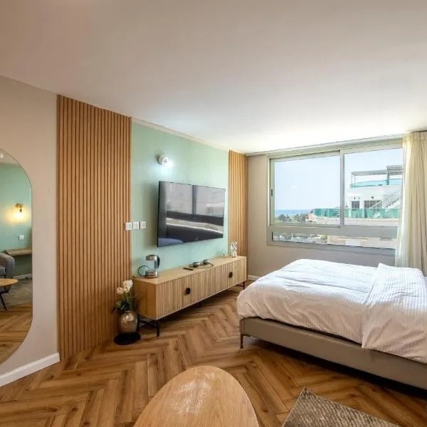 Sea Side-Family Heaven Vacation Amazing Pool Eilat, hotel in Eilat