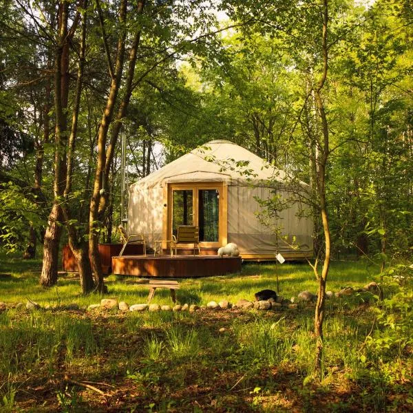Dacza Puchacza Glamping、Stare Osiecznoのホテル