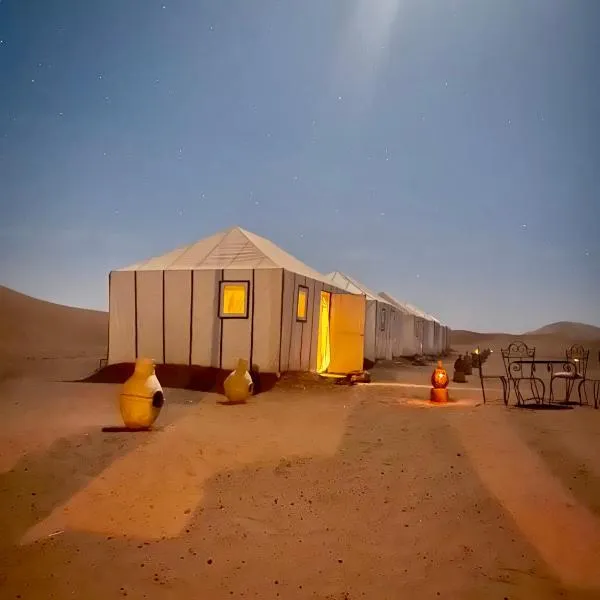 Chegaga Starlight Camp - Mhamid Desert Haven, ξενοδοχείο σε Mhamid