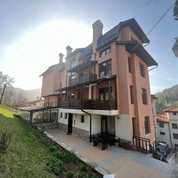Panorama Guest House, Hotel in Smoljan
