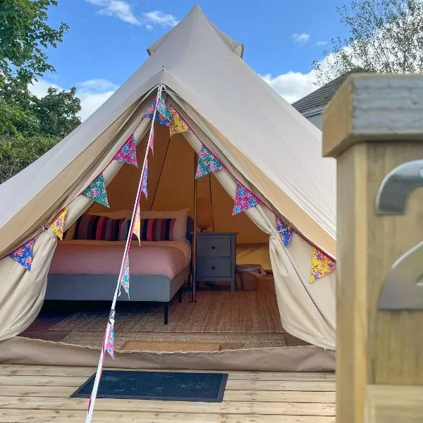 Greystones Glamping - Tent 2, ξενοδοχείο σε Na Clocha Liatha