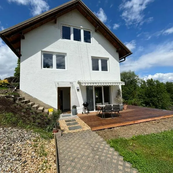 Carinthia Freedom Lodge, hotel in Töschling