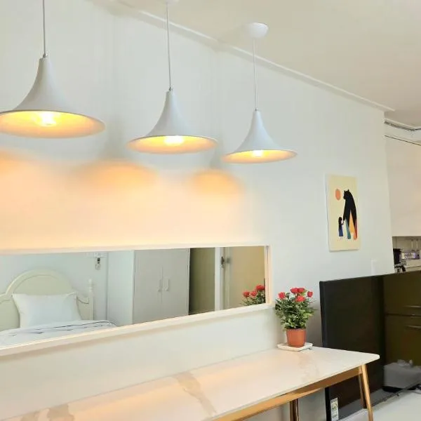 Gyeongbok Gogung Stay - Two Bedrooms, hotel en Seúl