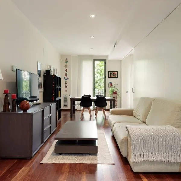 Frida by EnjoyApartments, hotel a Barcelona