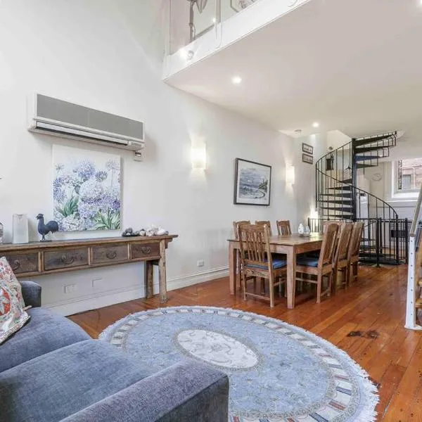 Centre of Queenscliff -Heritage Ballroom Apartment One, hotel em Queenscliff