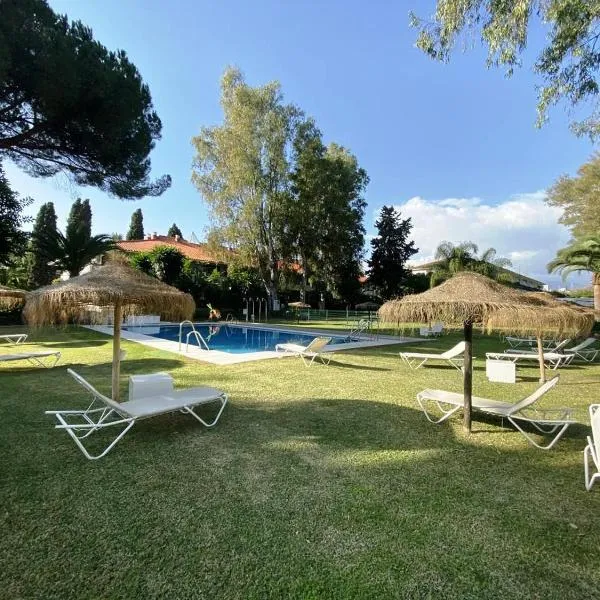 EL RODEO BANUS, hotel v destinaci Marbella