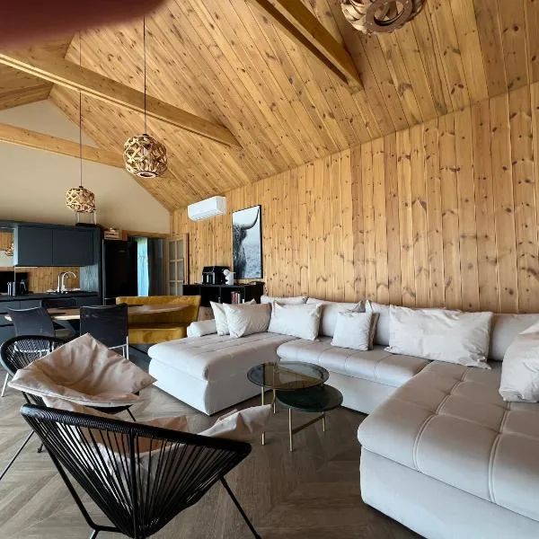 Viesuli Village Villas, hotel en Saraiķi