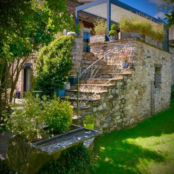 Apt au cœur des gorges du Tarn, hotel Ispagnac városában