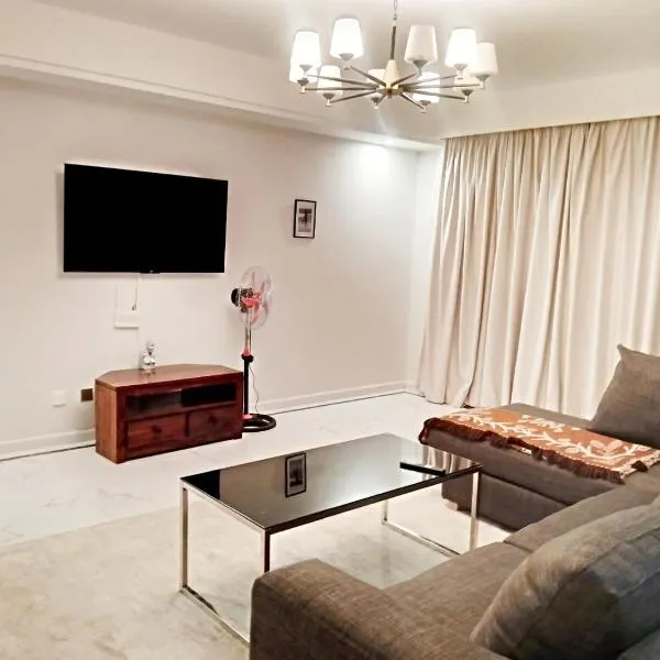 2 or 3br Spacious All Ensuite - Madiniplace 2 near JKIA SGR、Syokimauのホテル