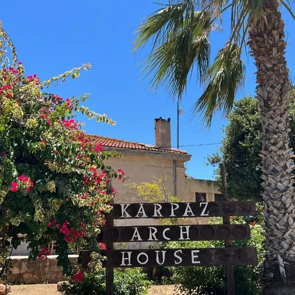Karpaz Arch House Hotel: Rizokarpaso şehrinde bir otel