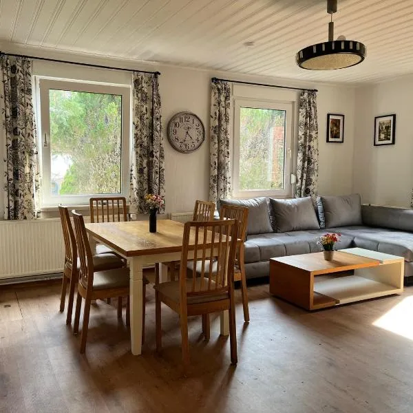 Ferienhaus im Wald, am Briesener See, hotell sihtkohas Neu Zauche