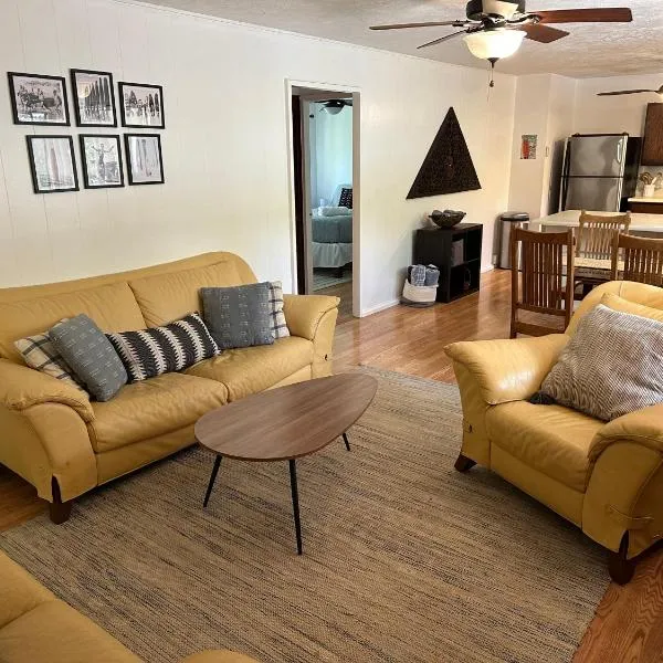 Great location, right by beaches and snorkeling!, hotel in Haleiwa
