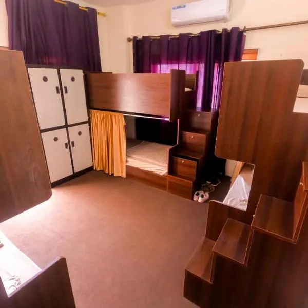 Pizza Street Hostel, hotel in Aqaba