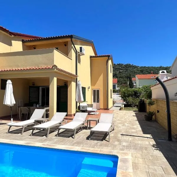 Holiday home Summer escape 2 on Island Rab, hotel v destinaci Barbat na Rabu