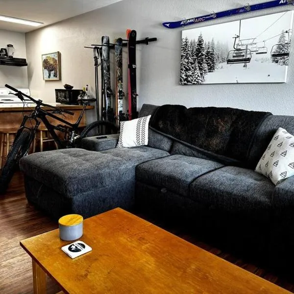 Cozy Condo in Winter Park - On Blue Bus Route - Walk to Downtown, Restaurants, Grocery, hotel in Winter Park