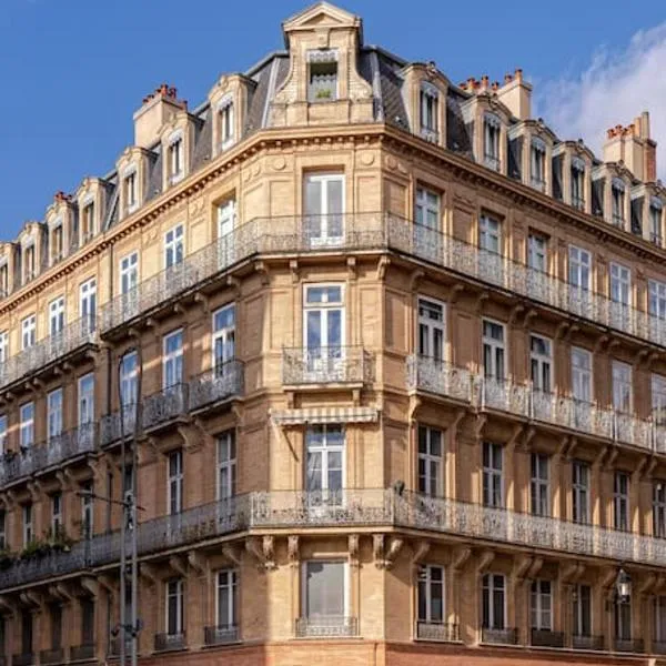 Cœur Capitole 122m2- Clim - Parking - Ascenseur- Métro, hotel in Toulouse