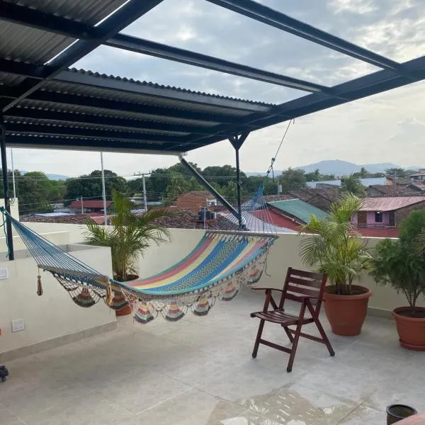 apartamentos Casa Amarilla, hotel in Granada