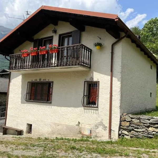 LA CASETTA DELLE NUVOLE, hotel en Mazzo di Valtellina