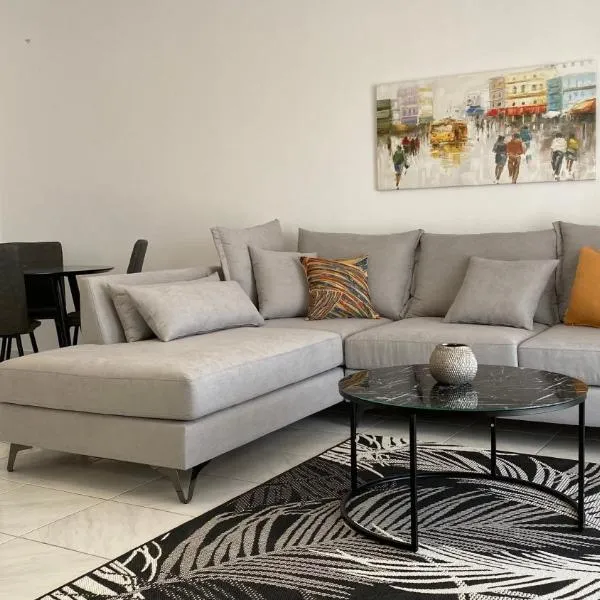 Golden Flower Luxury Apartment, hotel in Sitia
