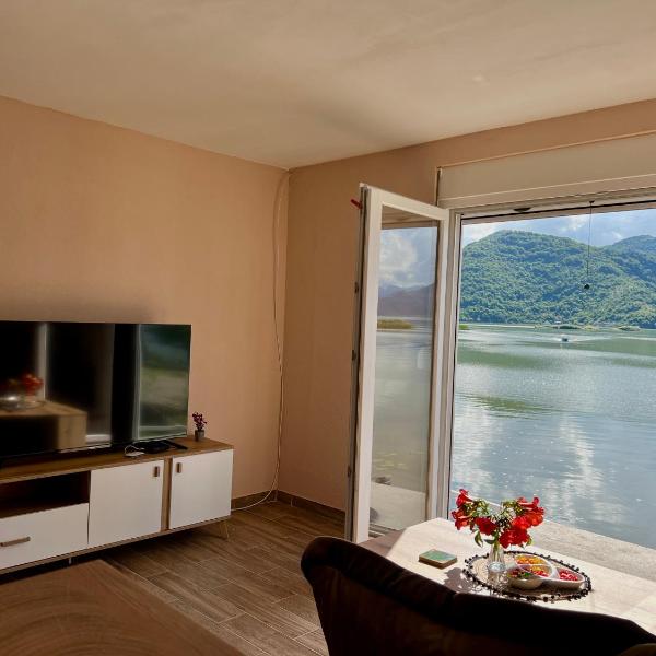 Lakeside Harmony Apartment, Golubovci