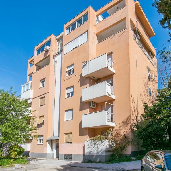 Apartments with parking space Split - 22909, Split