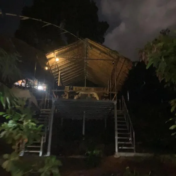 เต๊นท์มีหลังคายกสูง, hotel v destinaci Haad Pleayleam