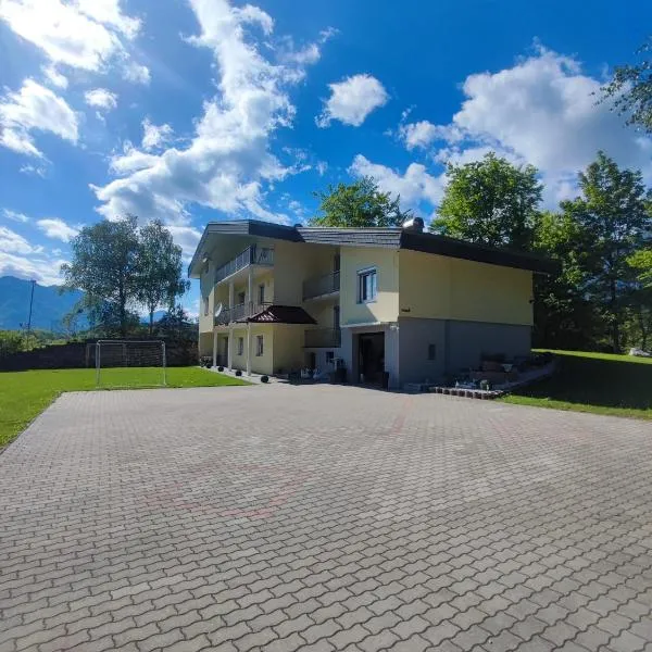 Ella Ferienwohnung, ξενοδοχείο σε Arnoldstein