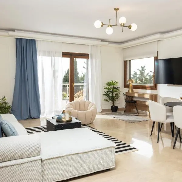 Champagne Sea View Apartment by BiNoBi!, hotel in Thessaloniki