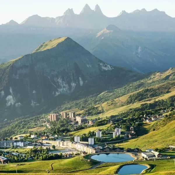Le Col Panoramic, hotel in La Toussuire